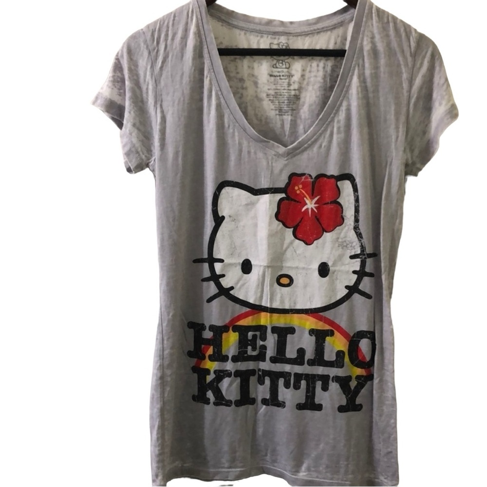 ⭐️⭐️3/$12 DEAL FOR THIS ITEM!⭐️⭐️ NWT HELLO KITTY w/ Red Hibiscus V-Neck Tee, M